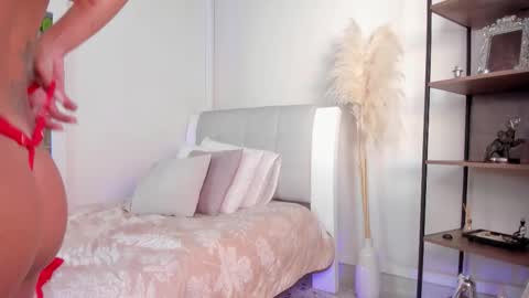 Snapshot of emillygonzalez chatting on October 27, 2025, 8:57 pm . . online show from October 27, 2025, 8:57 pm