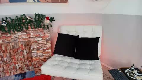 Snapshot of emillygonzalez chatting on November 24, 2025, 9:03 pm . . online show from November 24, 2025, 9:03 pm