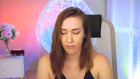 emillylopez online show from July 28, 2026, 2:57 pm