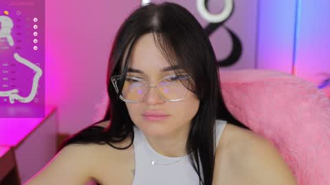 Snapshot of emily___cute chatting on December 17, 2024, 5:47 pm Emily Cute online show from December 17, 2024, 5:47 pm