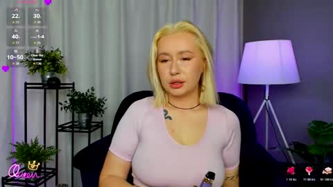 Snapshot of emily__bliss chatting on February 21, 2026, 8:43 pm Emily Bliss online show from February 21, 2026, 8:43 pm