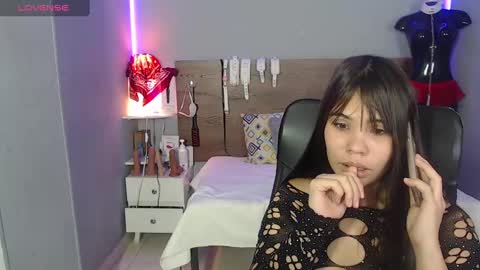 Snapshot of emily_beltonn chatting on December 24, 2024, 6:17 pm online show from December 24, 2024, 6:17 pm