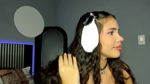 Snapshot of emily_beltonn chatting on October 27, 2025, 8:13 pm online show from October 27, 2025, 8:13 pm