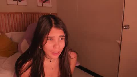 Snapshot of emily_beltonn chatting on November 10, 2025, 8:41 pm online show from November 10, 2025, 8:41 pm