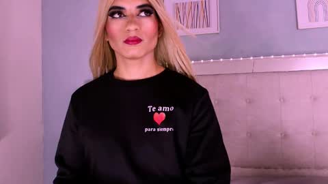 emily_castillo1_ online show from September 27, 2025, 5:23 am