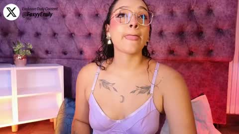Snapshot of emily_foxyy chatting on May 19, 2026, 7:09 pm Emily online show from May 19, 2026, 7:09 pm