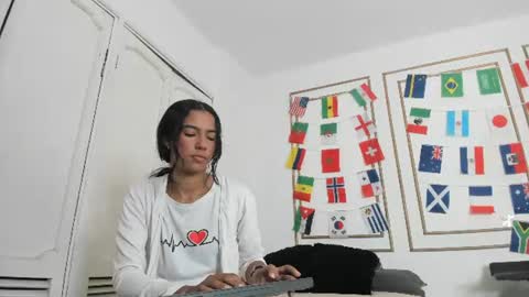 Snapshot of emily_gaviria1 chatting on June 18, 2026, 12:31 pm emily_gaviria1 online show from June 18, 2026, 12:31 pm