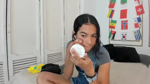 Snapshot of emily_gaviria1 chatting on June 23, 2026, 12:14 pm emily_gaviria1 online show from June 23, 2026, 12:14 pm