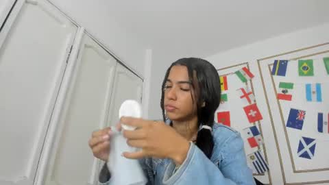 Snapshot of emily_gaviria1 chatting on July 12, 2026, 12:18 pm emily_gaviria1 online show from July 12, 2026, 12:18 pm