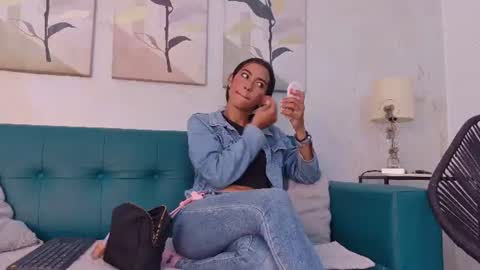 Snapshot of emily_gaviria1 chatting on July 30, 2026, 12:15 pm emily_gaviria1 online show from July 30, 2026, 12:15 pm