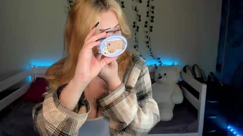 EMILY online show from October 5, 2025, 9:51 am