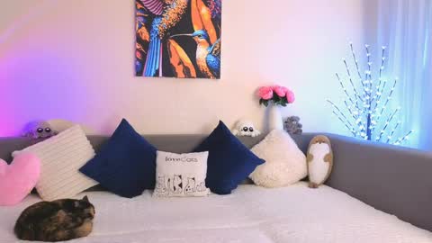 Emily Heels online show from April 16, 2026, 2:51 pm