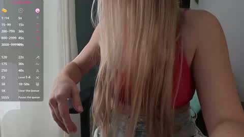 Snapshot of emily_jayreal chatting on November 17, 2025, 10:10 am Emily online show from November 17, 2025, 10:10 am