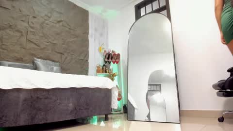 Snapshot of emily_jones3 chatting on May 8, 2026, 12:54 pm Emily online show from May 8, 2026, 12:54 pm