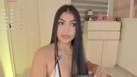 EmilyKenner  Independent model  online show from November 18, 2025, 11:47 am