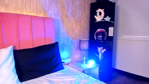 Snapshot of emily_klarence chatting on June 3, 2026, 9:20 pm Emily online show from June 3, 2026, 9:20 pm