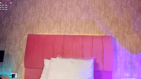 Snapshot of emily_klarence chatting on August 5, 2026, 8:22 pm Emily online show from August 5, 2026, 8:22 pm