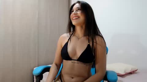 Snapshot of emily_mikelhot chatting on July 9, 2026, 6:39 am emily_mikelhot online show from July 9, 2026, 6:39 am