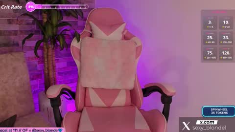 Snapshot of emily_montoya chatting on November 4, 2025, 10:20 pm Emily online show from November 4, 2025, 10:20 pm