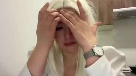 emily_morning_dew online show from December 22, 2025, 10:45 am