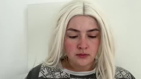 emily_morning_dew online show from April 14, 2026, 5:46 am