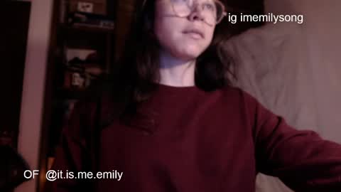 Snapshot of emily_pearl_ chatting on May 25, 2026, 9:15 am emily_pearl_ online show from May 25, 2026, 9:15 am