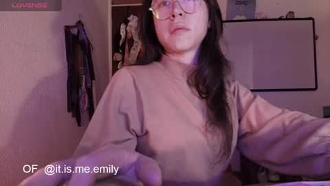 emily_pearl_ online show from July 13, 2026, 11:18 pm