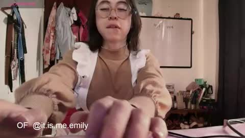 emily_pearl_ online show from July 21, 2026, 5:48 pm