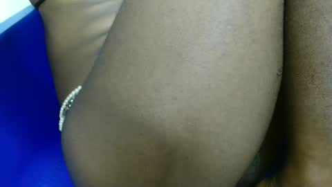 emily_pussy19 online show from May 26, 2026, 12:45 pm