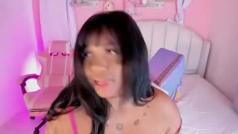 Snapshot of emily_restrepoo chatting on June 17, 2026, 9:34 am Emily online show from June 17, 2026, 9:34 am