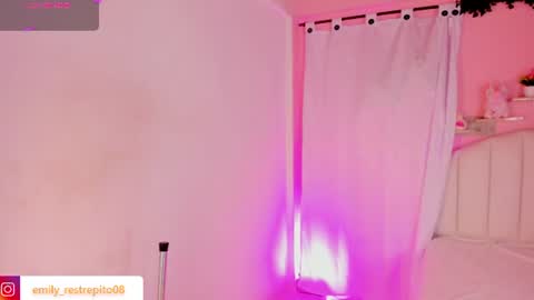 Snapshot of emily_restrepoo chatting on July 2, 2026, 5:13 am Emily online show from July 2, 2026, 5:13 am