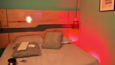 Emily  online show from September 17, 2025, 2:08 pm