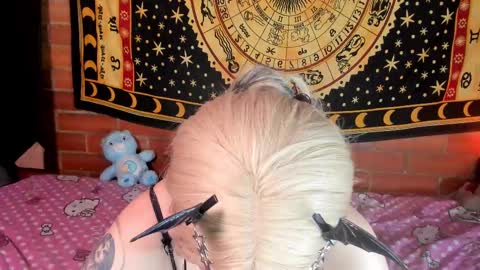 Snapshot of emily_salvatore chatting on February 5, 2025, 12:53 am emily_salvatore online show from February 5, 2025, 12:53 am