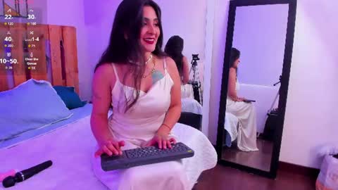 Snapshot of emily_sartre chatting on July 6, 2026, 8:11 pm Emilly online show from July 6, 2026, 8:11 pm
