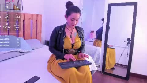 Snapshot of emily_sartre chatting on July 22, 2026, 9:28 pm Emilly online show from July 22, 2026, 9:28 pm