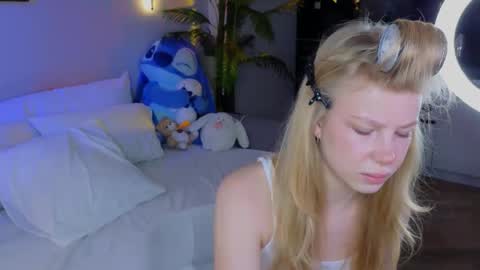 emily shepard online show from May 7, 2026, 2:28 am