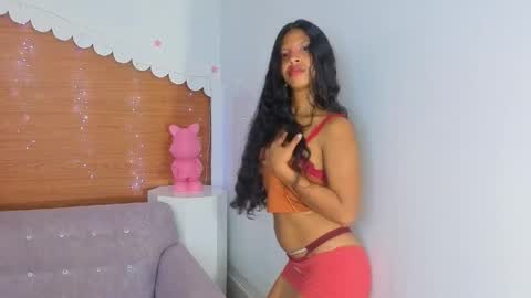 emily_smith_t online show from April 16, 2026, 9:50 pm