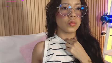 Snapshot of emily_sweett12 chatting on February 25, 2026, 12:15 pm Emily online show from February 25, 2026, 12:15 pm