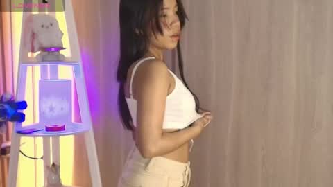 Snapshot of emily_sweett12 chatting on March 5, 2026, 12:23 pm Emily online show from March 5, 2026, 12:23 pm