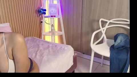 Snapshot of emily_sweett12 chatting on March 6, 2026, 1:18 pm Emily online show from March 6, 2026, 1:18 pm