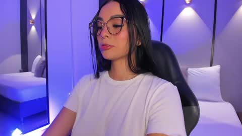 emily_tolson online show from May 28, 2026, 7:55 pm