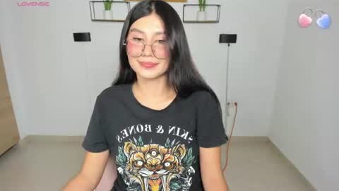 Snapshot of emily_villamil_ chatting on July 10, 2026, 9:39 pm Emi online show from July 10, 2026, 9:39 pm
