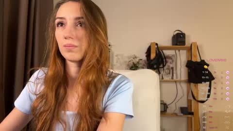 Lia online show from September 19, 2025, 4:40 pm