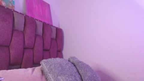 Snapshot of emily_w2 chatting on May 1, 2026, 4:06 am emily_w2 online show from May 1, 2026, 4:06 am