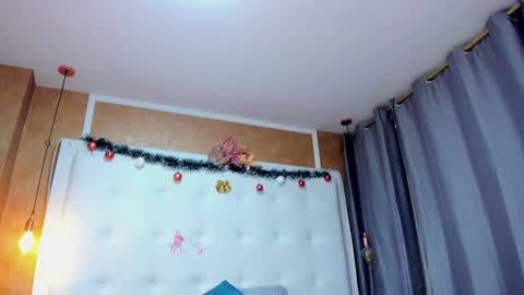 emilyadams0 online show from December 6, 2024, 10:19 pm