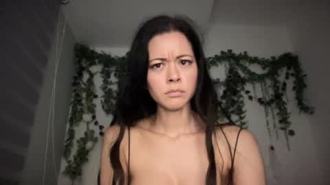 Emily Alexa online show from June 5, 2026, 12:33 pm