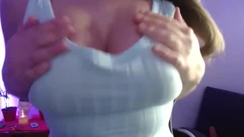 Emily online show from November 14, 2025, 10:58 am