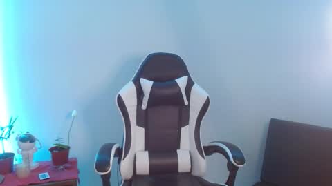 Emily online show from November 19, 2025, 8:58 am