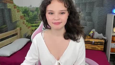 Emilyhaves online show from September 10, 2025, 5:51 am