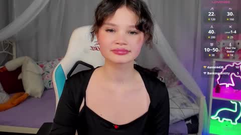 Emilyhaves online show from November 11, 2025, 7:03 pm
